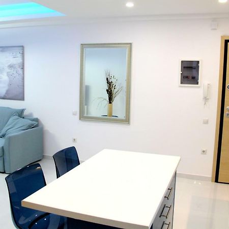 Thiseos 319. Beautiful Apartments Near The Cultural Center Of The Capital. Atény Exteriér fotografie